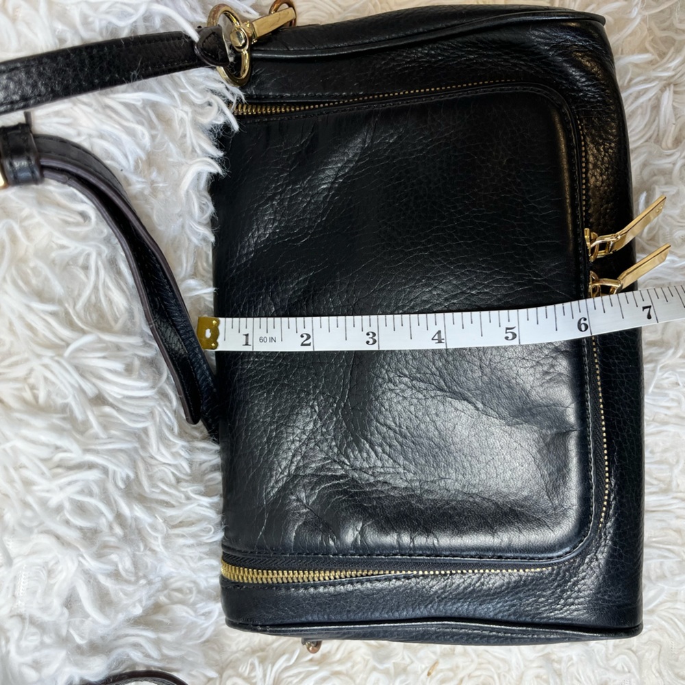 G.I.L.I. Halo Leather Crossbody - Picture 5 of 8